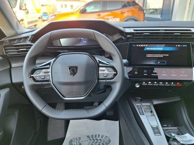 Peugeot 308, Peugeot 308 ALLURE PureTech 130  EAT8, barva zelená