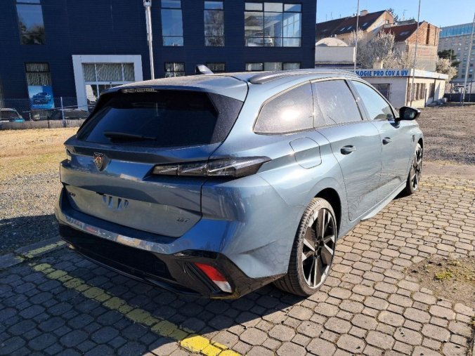 Peugeot 308, Peugeot 308 SW GT BlueHDI 130 S&S EAT8, barva modrá