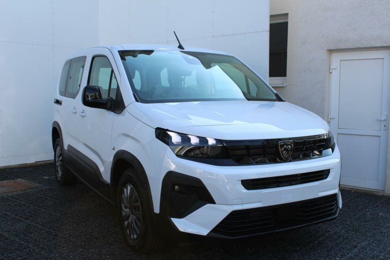 Peugeot Rifter, Peugeot Rifter ALLURE BlueHDi 130 MAN6 N1, barva zelená