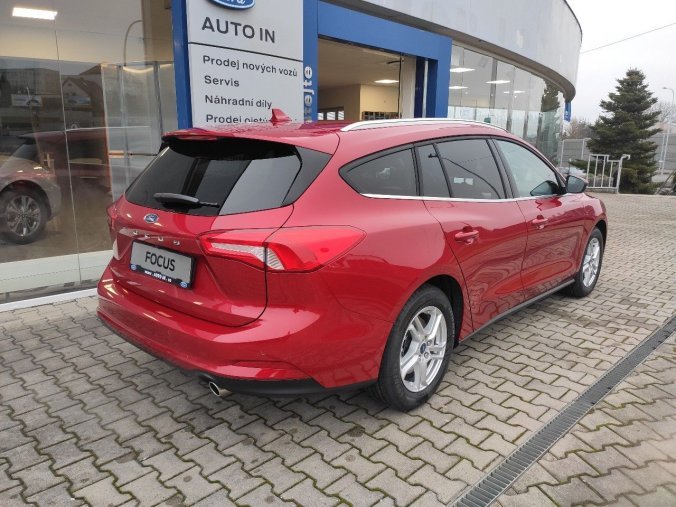 Ford Focus, kombi, Trend Edition Kombi 1,0 EcoBoost 92 kW / 125 k, barva červená