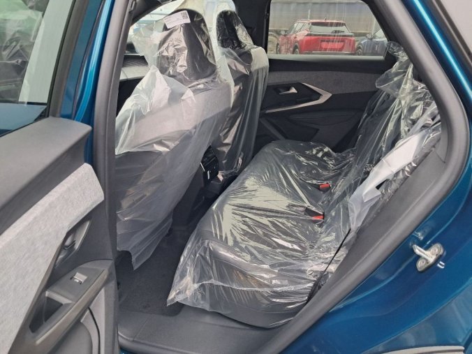 Peugeot 3008, Peugeot 3008 3008 GT Hybrid 145 e-DCS6, barva modrá