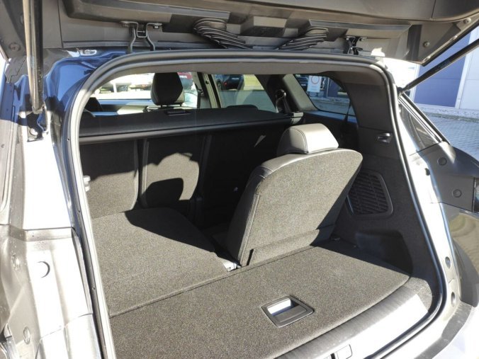 Peugeot 5008, Peugeot 5008 ALLURE Hybrid 136 e-AUT6 NAVI, barva šedá