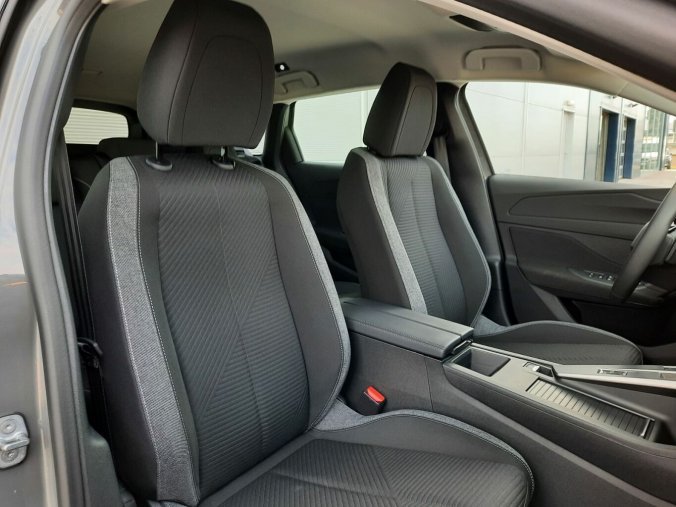 Peugeot 308, Peugeot 308 SW ACTIVE BlueHDi 130 S&S EAT8, barva šedá