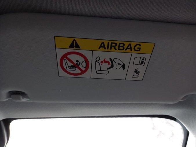 Peugeot 208, Peugeot 208 BUSINESS Hybrid 110 e-DCS6, barva zelená