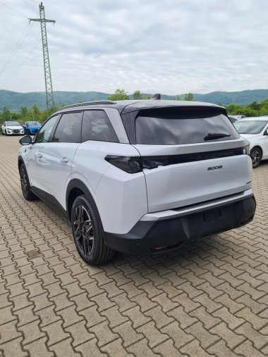 Peugeot 5008, Peugeot 5008 5008 GT Hybrid 145 e-DCS6, barva bílá