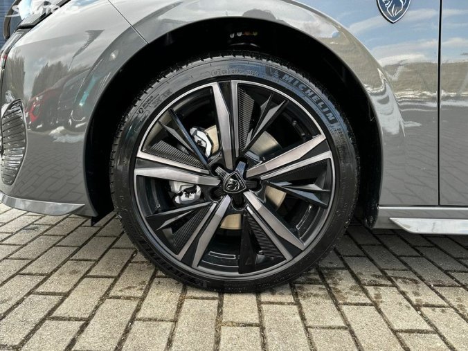 Peugeot 308, Peugeot 308 SW GT Hybrid 136 e-DCS6, barva šedá