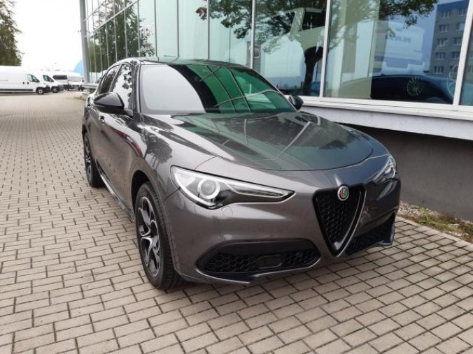 Alfa Romeo Stelvio, Veloce 4x4 2,0 280PS, barva šedá