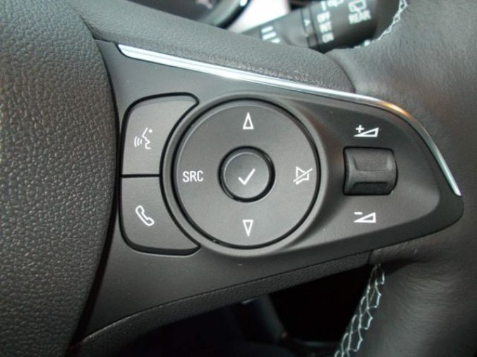 Volvo XC40, B3 2.0L 163 HP AT7 FWD CORE, barva stříbrná