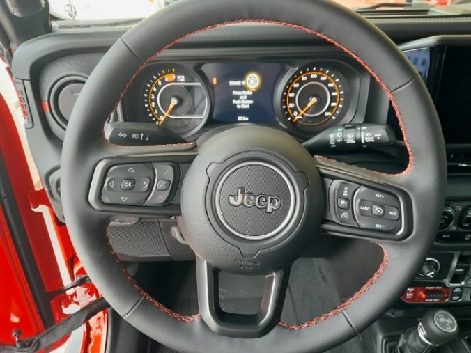 Jeep Wrangler, Unlimited 2,0T  Rubicon ČR, barva červená