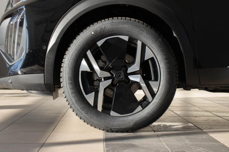Peugeot 2008, Peugeot 2008 ALLURE PureTech 100 MAN6, barva černá