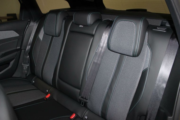 Peugeot 308, Peugeot 308 SW ALLURE Hybrid 136 e-DCS, barva bílá