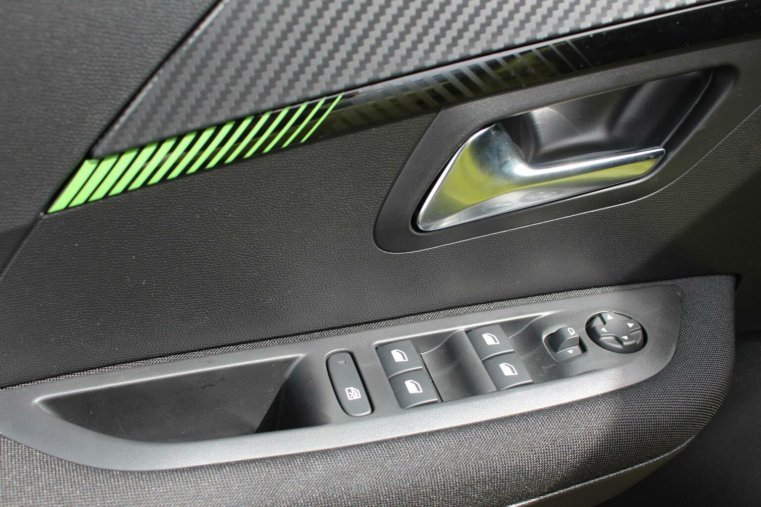 Peugeot 208, Peugeot 208 ACTIVE PureTech 75 S&S MAN5, barva bílá