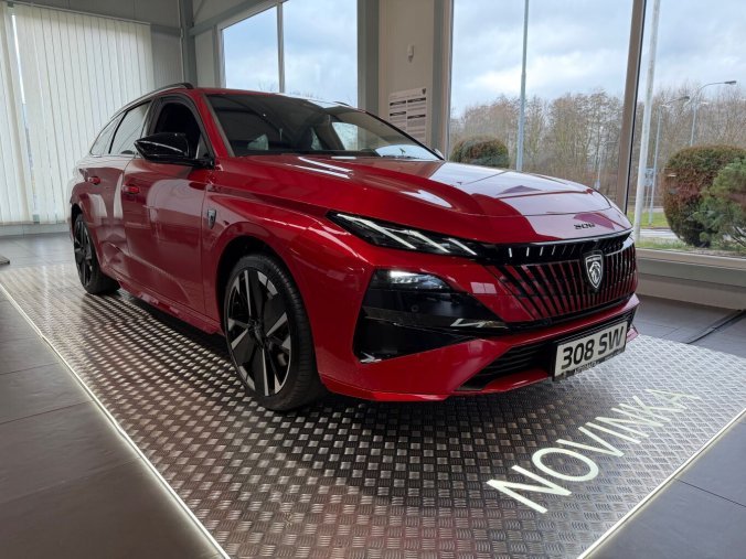 Peugeot 308, Peugeot 308 SW GT Hybrid 145 e-DCS6, barva červená