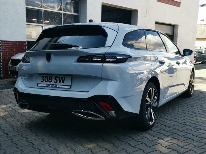 Peugeot 308, Peugeot 308 SW ALLURE Hybrid 136 e-DCS6, barva oranžová