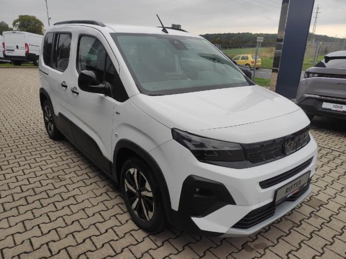 Peugeot Rifter, Peugeot Rifter ELEKTRIC GT 136 rezervace, barva bílá