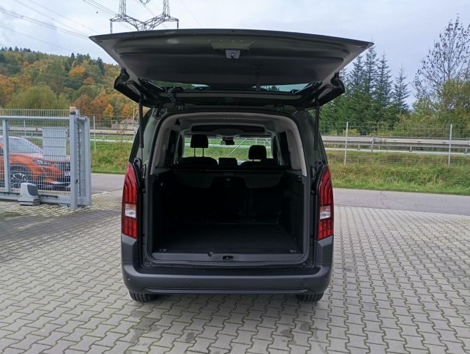 Peugeot Rifter, Peugeot Rifter LONG ALLURE HDi 130 S&S MAN6, barva zelená