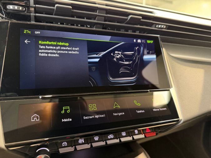 Peugeot 308, Peugeot 308 SW GT Hybrid 145 e-DCS6, barva červená