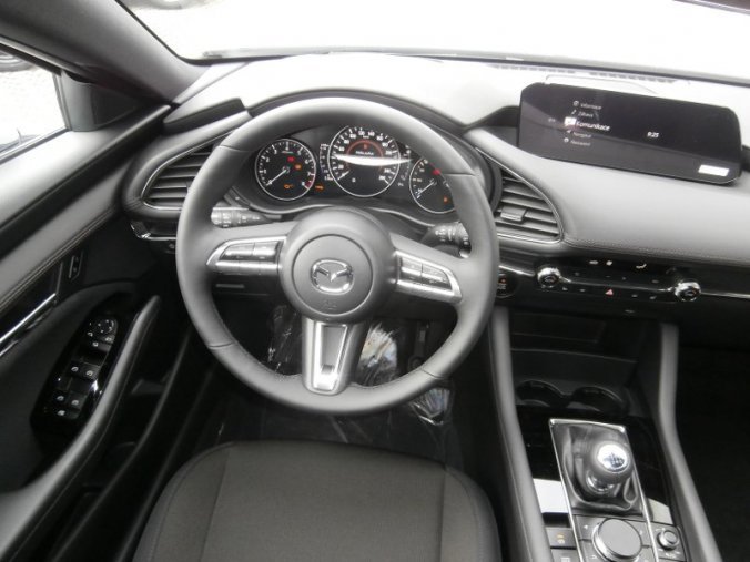 Mazda 3, Skyactiv G122, barva bílá