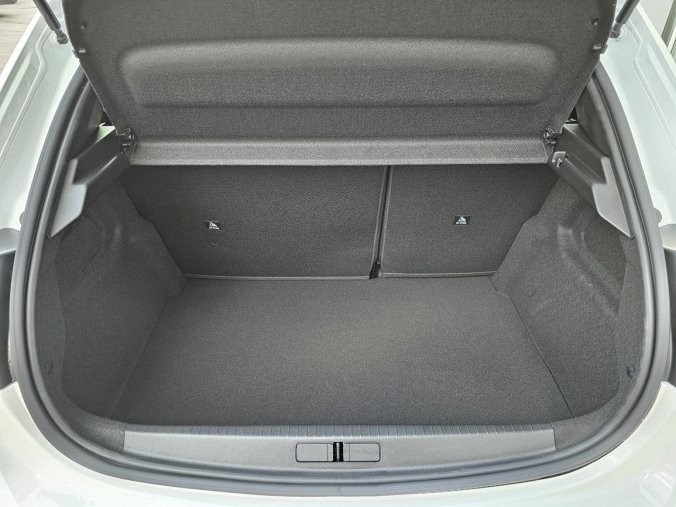 Peugeot 208, Peugeot 208 STYLE 1.2 PT 100K MAN6, barva bílá