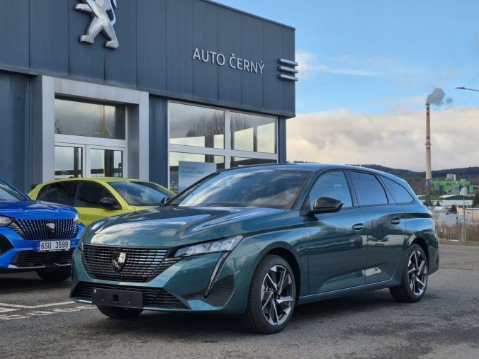 Peugeot 308, Peugeot 308 SW ALLURE Hybrid 145 e-DCS6, barva zelená