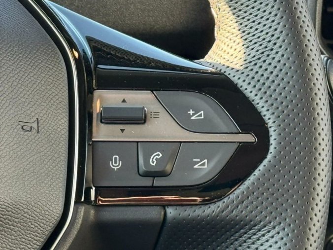 Peugeot Rifter, Peugeot Rifter Long GT BlueHDi 130k EAT8, barva černá