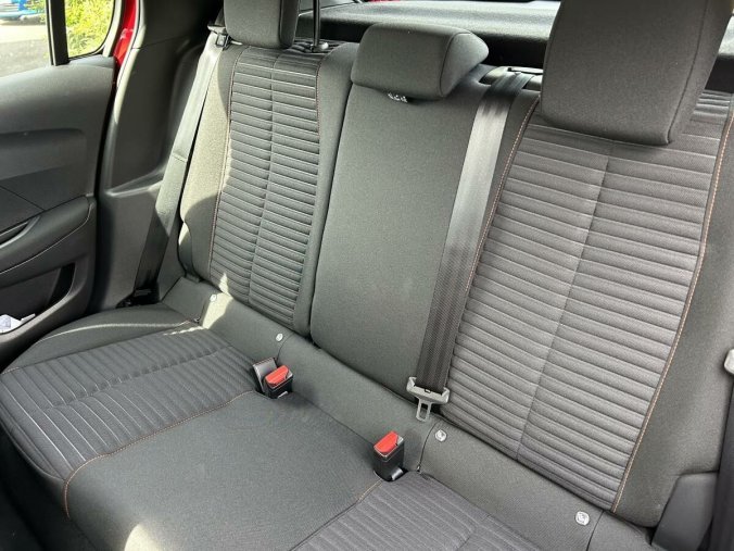 Peugeot 208, Peugeot 208 208 ACTIVE PACK PureTech MAN5, barva červená