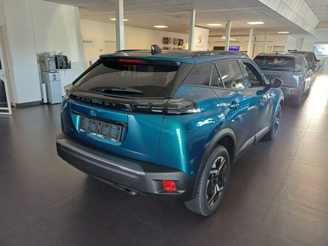 Peugeot 2008, Peugeot 2008 ALLURE 1.2 PureTech 100k, barva modrá