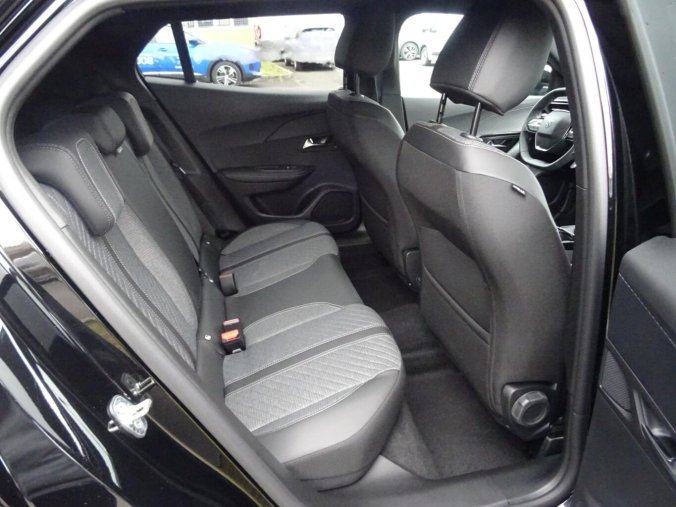 Peugeot 2008, Peugeot 2008 ALLURE PureTech 100k MAN6, barva černá
