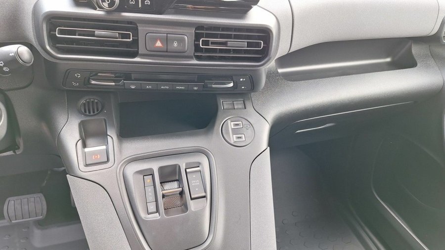 Peugeot Rifter, Peugeot Rifter GT BlHDi 130 EAT8, barva modrá
