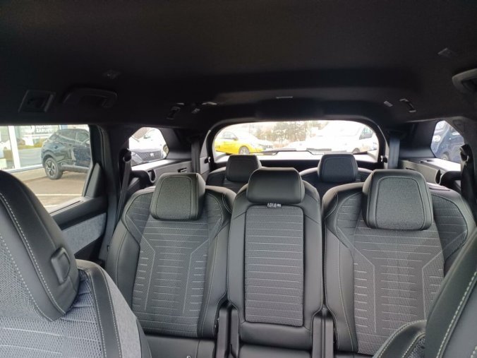 Peugeot 5008, Peugeot 5008 GT Hybrid 136 e-DCS6, barva modrá