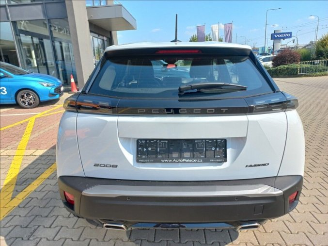 Peugeot 2008, Peugeot 2008 1,2 STYLE Hybrid 145 e-DCS6, barva bílá