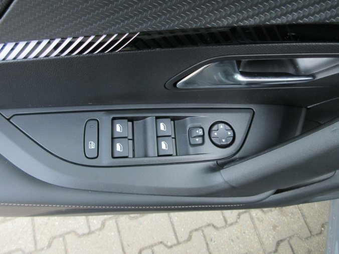 Peugeot 2008, Peugeot 2008 ALLURE PureTech 100 S&S MAN6, barva šedá