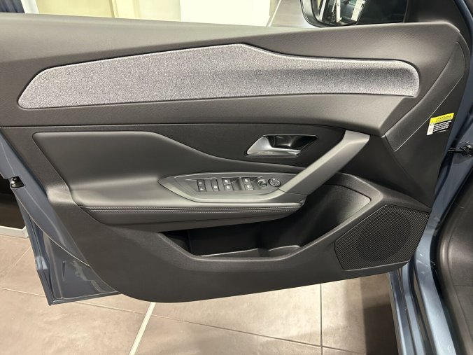 Peugeot 308, Peugeot 308 SW ALLURE Hybrid 145 e-DCS6, barva modrá