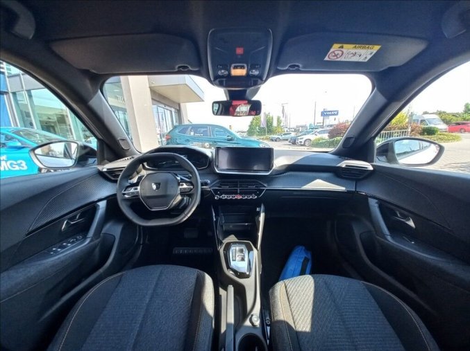 Peugeot 2008, Peugeot 2008 1,2 STYLE Hybrid 145 e-DCS6, barva bílá