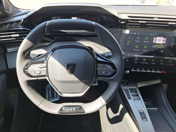 Peugeot 408, Peugeot 408 GT Hybrid 145 e-DCS6, barva červená