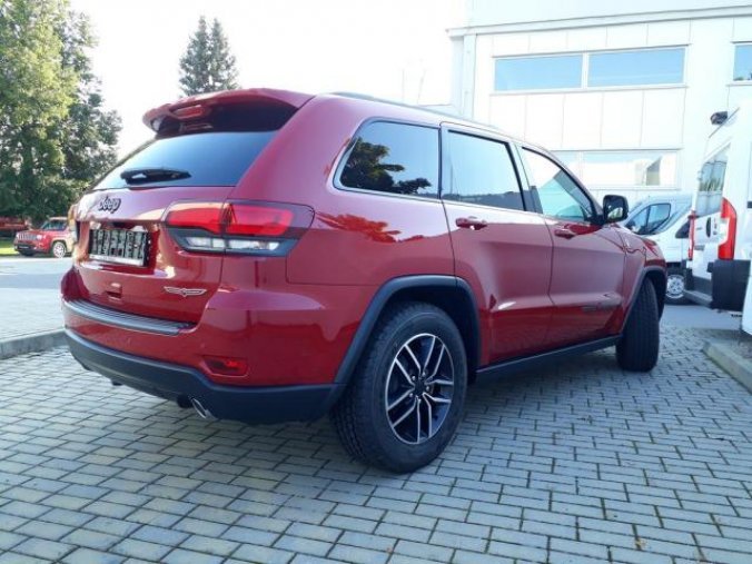 Jeep Grand Cherokee, 3,0 CRD Trailhawk 250k 4x4 AT, barva červená