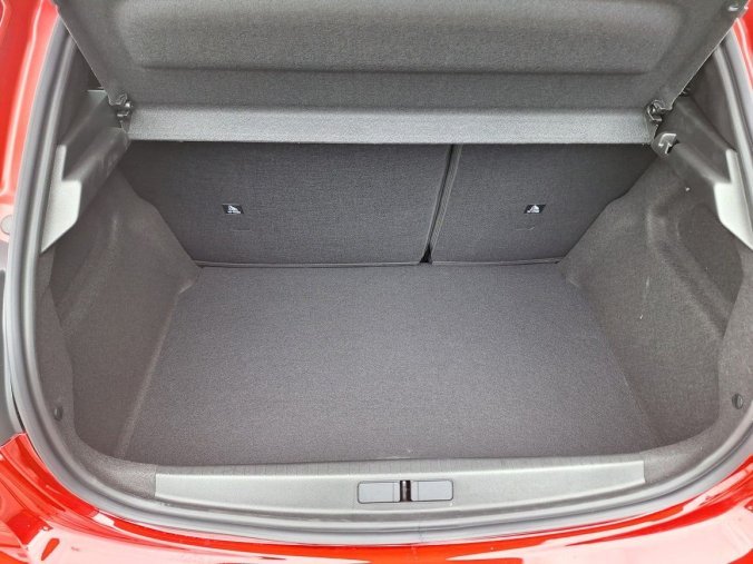 Peugeot 208, Peugeot 208 ALLURE PureTech 100 MAN6, barva červená