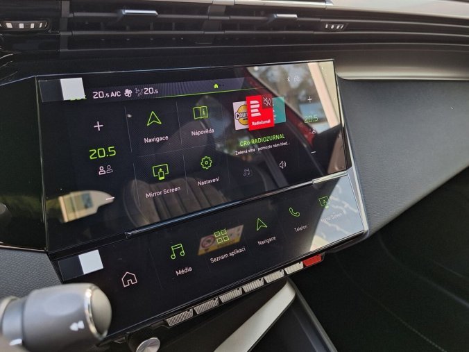 Peugeot 408, Peugeot 408 GT Hybrid 145 e-DCS6, barva červená