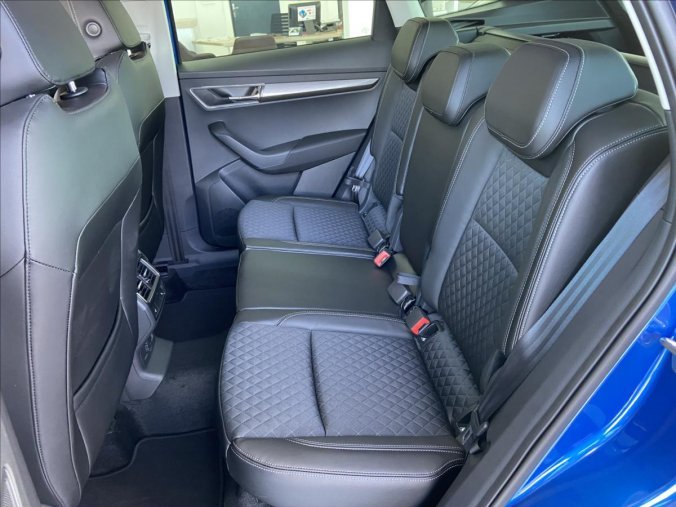 Škoda Karoq, 1,5 TSI 110 kW Style Plus, barva neuvedeno