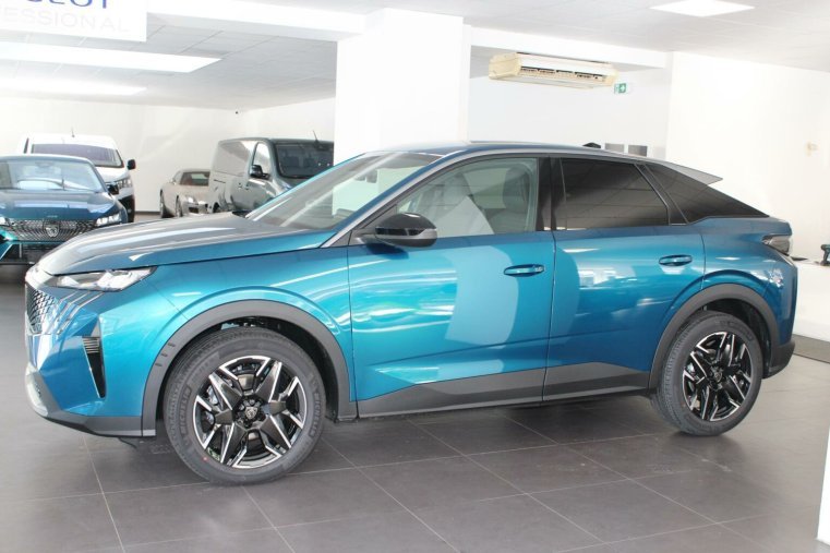 Peugeot 3008, Peugeot 3008 ALLURE Hybrid 145k e-DCS6, barva modrá