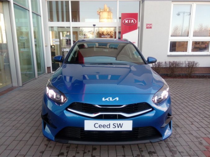 Kia Ceed, SW 1.5 T-GDi TOP 17 ALU MY24, barva modrá