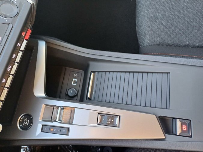 Peugeot 308, Peugeot 308 SW STYLE Hybrid 145 e-DCS6, barva šedá