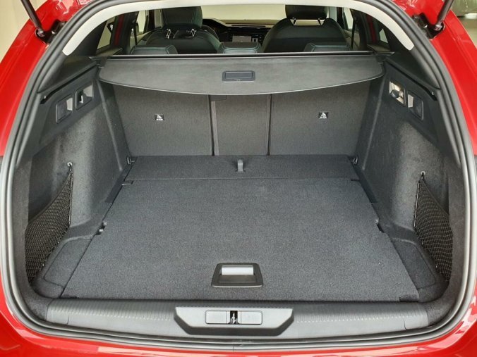 Peugeot 308, Peugeot 308 SW ALLURE PureTech 130 S&S MAN, barva červená