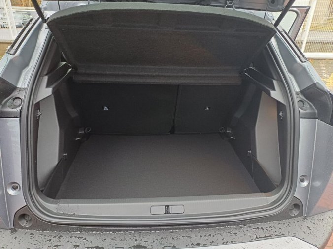 Peugeot 2008, Peugeot 2008 STYLE Hybrid 110 e-DCS6, barva šedá