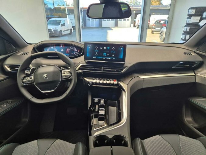 Peugeot 5008, Peugeot 5008 ALLURE PACK BlueHDi 130 EAT8, barva šedá