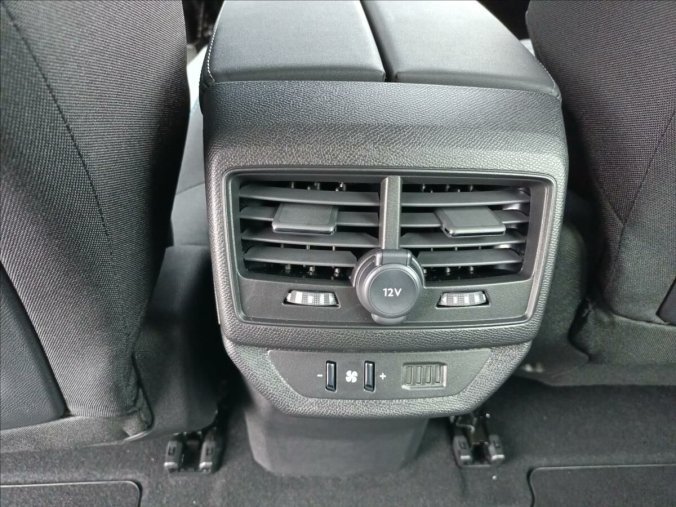Peugeot 5008, Peugeot 5008 1,2 Active Pack  PureTech 130k MAN6, barva šedá
