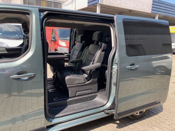 Peugeot Traveller, Peugeot Traveller Allure 2.0BlueHdi EAT8 - WEBASTO, TAŽNÉ, VIP PACK 7MÍST - 1851, barva zelená