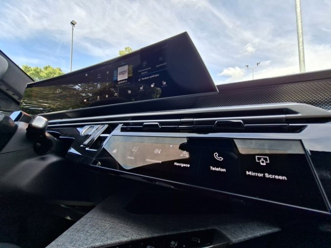 Peugeot 5008, Peugeot 5008 GT - SUMMER BLUE 145 e-DCS6, barva modrá