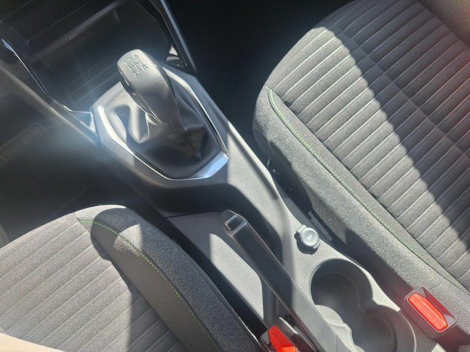 Peugeot 208, Peugeot 208 SYTLE 1.2 PT 100K MAN5, barva šedá