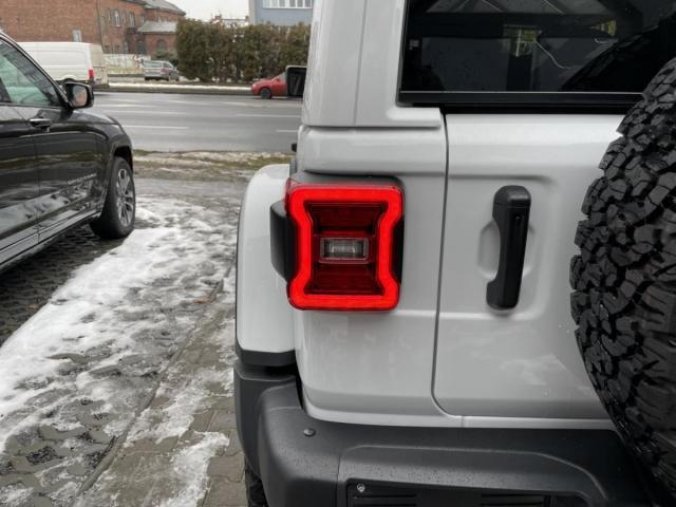 Jeep Wrangler, Unlimited Rubicon 392, barva bílá